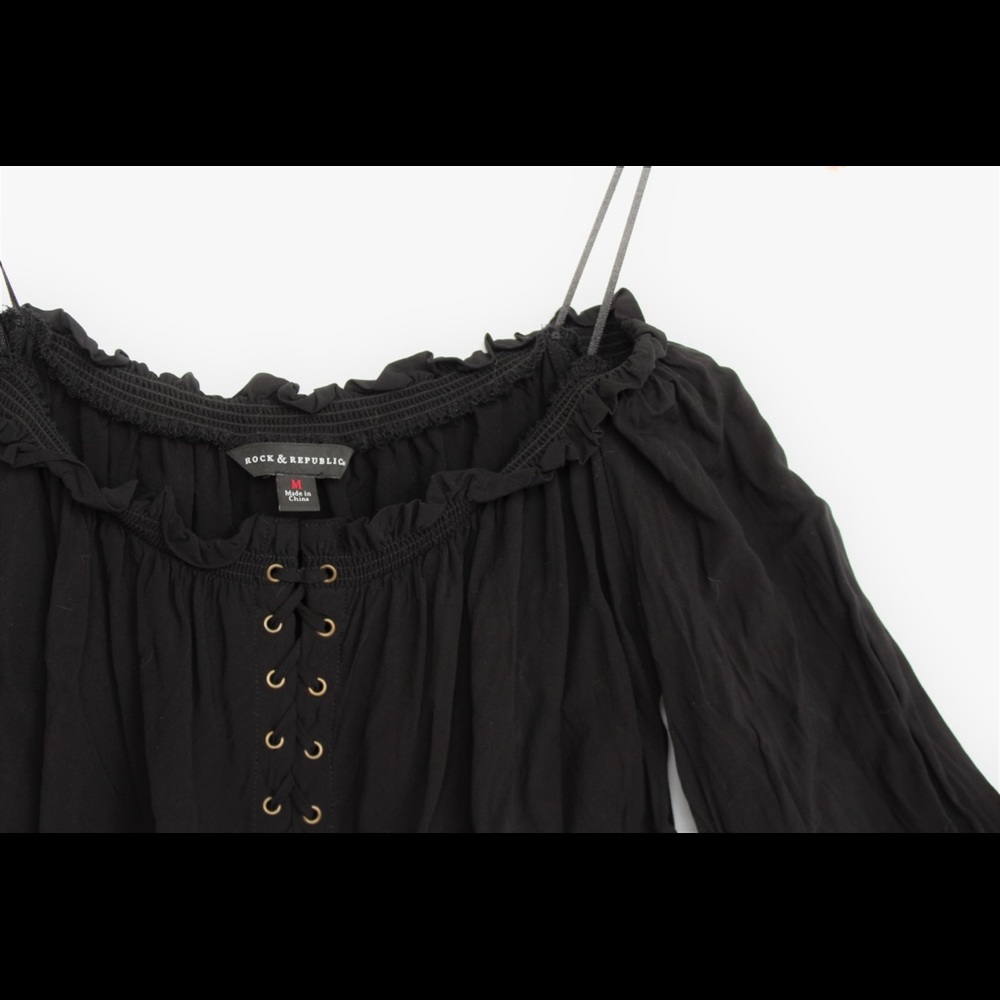 Rock & Republic • Off the shoulder crop top • Sz M